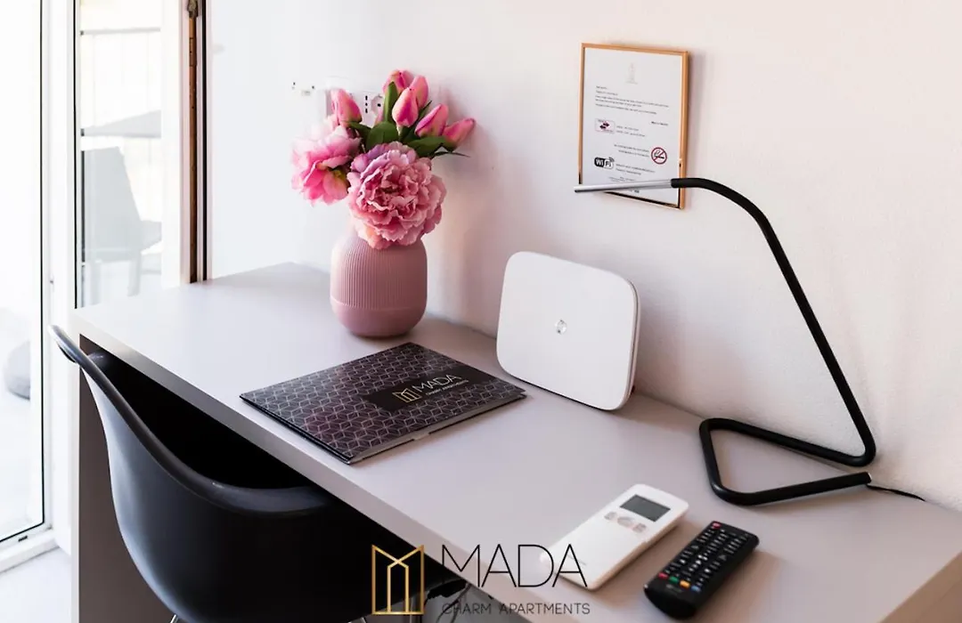Mada Charm Apartments Jacuzzi-1