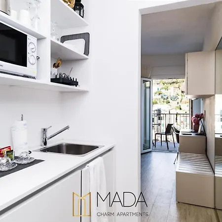 Mada Charm Apartments Jacuzzi-2