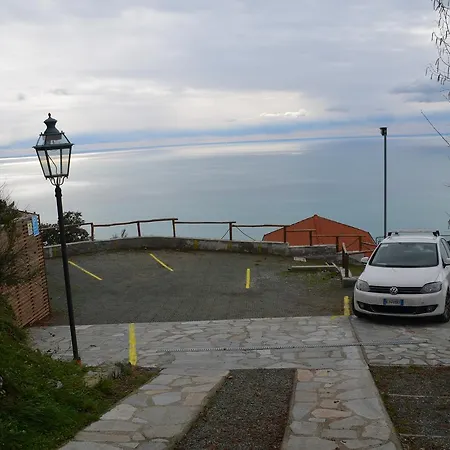 Cade Ventu-2